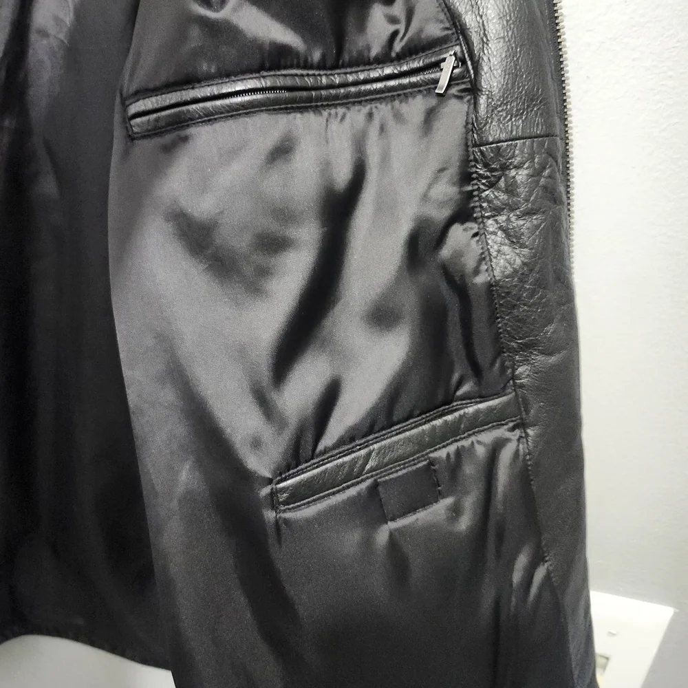 Roundtree & Yorke Black Leather Bomber Jacket